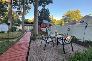 42 Bennett Ave, Huntington Station, NY 11746 - Photo 45