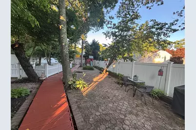 42 Bennett Avenue, Huntington Station, NY 11746 - Photo 35