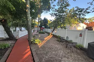42 Bennett Ave, Huntington Station, NY 11746 - Photo 35