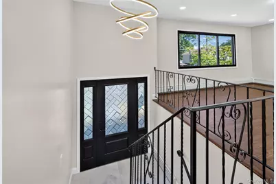 115 Arthur Avenue, Floral Park, NY 11001 - Photo 5