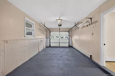 115 Arthur Avenue, Floral Park, NY 11001 - Photo 29