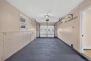 115 Arthur Ave, Floral Park, NY 11001 - Photo 29