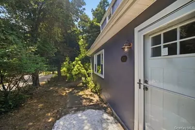 458 N Magee Street, Southampton, NY 11968 - Photo 3
