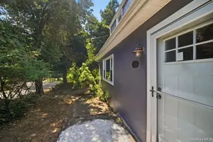 458 N Magee St, Southampton, NY 11968 - Photo 3