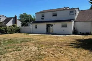 25 Nostrand Ave, Selden, NY 11784 - Photo 11