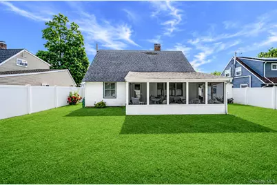 10 Flock Lane, Levittown, NY 11756 - Photo 23
