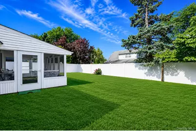 10 Flock Lane, Levittown, NY 11756 - Photo 25