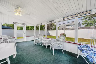 10 Flock Lane, Levittown, NY 11756 - Photo 21