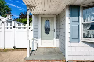 10 Flock Ln, Levittown, NY 11756 - Photo 7