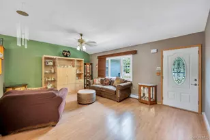 3 Megan Ct, Bellport, NY 11713 - Photo 3