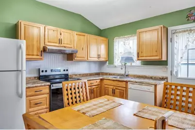 3 Megan Court, Bellport, NY 11713 - Photo 9
