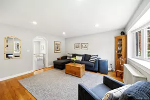 195 Graff Ave, Bronx, NY 10465 - Photo 5