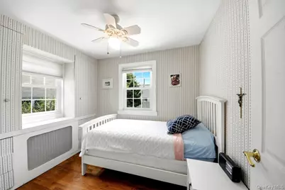195 Graff Avenue, Bronx, NY 10465 - Photo 11