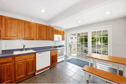 195 Graff Avenue, Bronx, NY 10465 - Photo 7