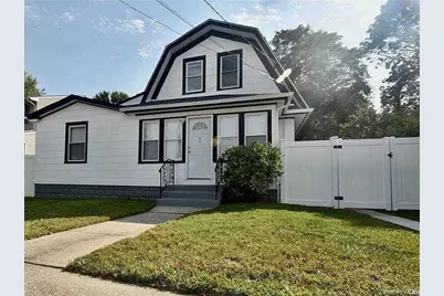980 Thomas Avenue, Baldwin, NY 11510 - Photo 1