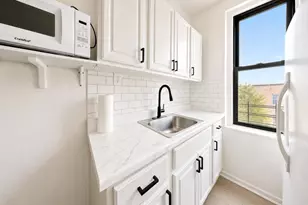 700 Oakland Pl, Bronx, NY 10457 - Photo 9