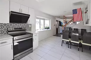 109 Old Oak Ln, Levittown, NY 11756 - Photo 5