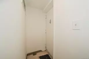 490 Clove Rd, New York, NY 10310 - Photo 17