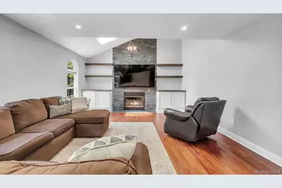 52 Elmhurst Avenue, Medford, NY 11763 - Photo 19