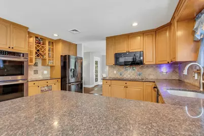 52 Elmhurst Avenue, Medford, NY 11763 - Photo 13