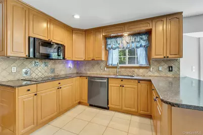 52 Elmhurst Avenue, Medford, NY 11763 - Photo 13