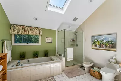 8 Deanna Court, Dix Hills, NY 11746 - Photo 23