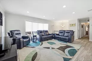 165 Elaine Dr, Oceanside, NY 11572 - Photo 13