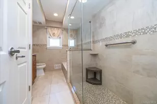 165 Elaine Dr, Oceanside, NY 11572 - Photo 17