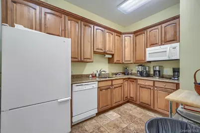 32 N De Baun Avenue #202, Suffern, NY 10901 - Photo 31