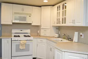 34 Leeds Blvd, Farmingville, NY 11738 - Photo 33
