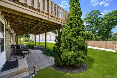 34 Leeds Boulevard, Farmingville, NY 11738 - Photo 17