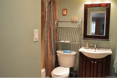 34 Leeds Boulevard, Farmingville, NY 11738 - Photo 37