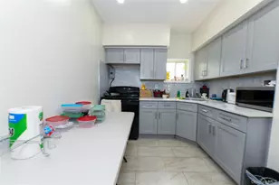 104-21 Lefferts Blvd, Richmond Hill, NY 11419 - Photo 17