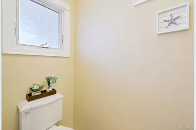 18 Ludlow Way, Oakdale, NY 11769 - Photo 37