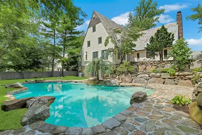 14 Withington Road, Scarsdale, NY 10583 - Photo 1