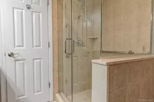 115 Autumn Dr, Plainview, NY 11803 - Photo 13