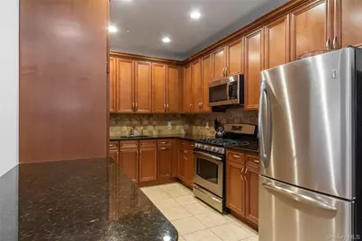 115 Autumn Drive, Plainview, NY 11803 - Photo 7