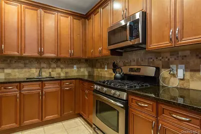 115 Autumn Drive, Plainview, NY 11803 - Photo 9