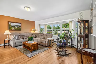 11 Lenroc Drive, White Plains, NY 10607 - Photo 5