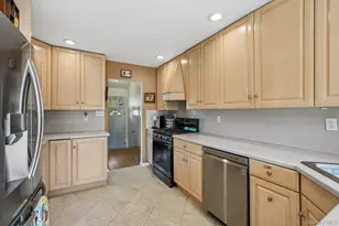 11 Lenroc Dr, White Plains, NY 10607 - Photo 9