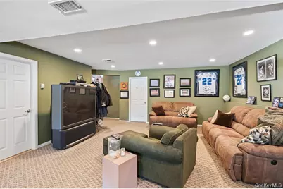 20 Mountainview Avenue, Airmont, NY 10901 - Photo 33