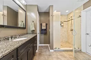 20 Mountain View Ave, Airmont, NY 10901 - Photo 23