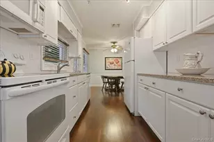 1270 Dahlia Ln, Wantagh, NY 11793 - Photo 13