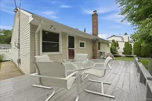 1270 Dahlia Ln, Wantagh, NY 11793 - Photo 33