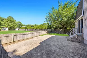 358 Holbrook Rd, Ronkonkoma, NY 11779 - Photo 11