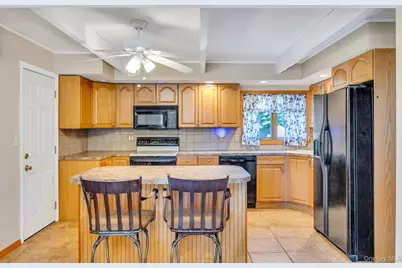 358 Holbrook Road, Ronkonkoma, NY 11779 - Photo 15