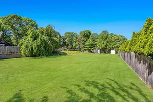 358 Holbrook Rd, Ronkonkoma, NY 11779 - Photo 9