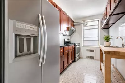 27-10 Parsons Boulevard #4B, Flushing, NY 11354 - Photo 9