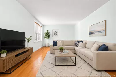 27-10 Parsons Boulevard #4B, Flushing, NY 11354 - Photo 1