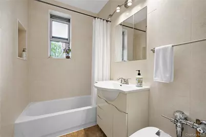 27-10 Parsons Boulevard #4B, Flushing, NY 11354 - Photo 11